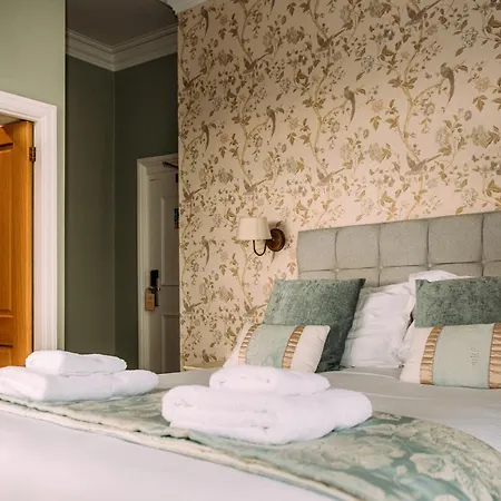 The Queens Hotel-2
