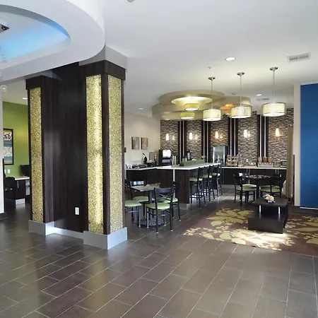 Quality Inn & Suites Kenedy - Karnes City-2