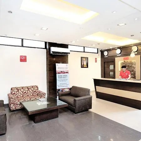 Capital O 15395 Hotel 42-2