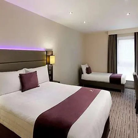 Premier Inn Portsmouth City Centre-2
