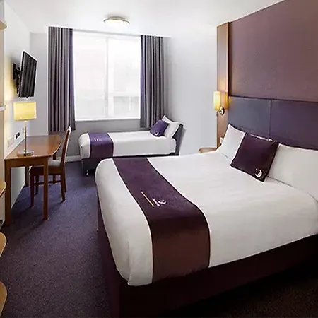Premier Inn Loughborough-3