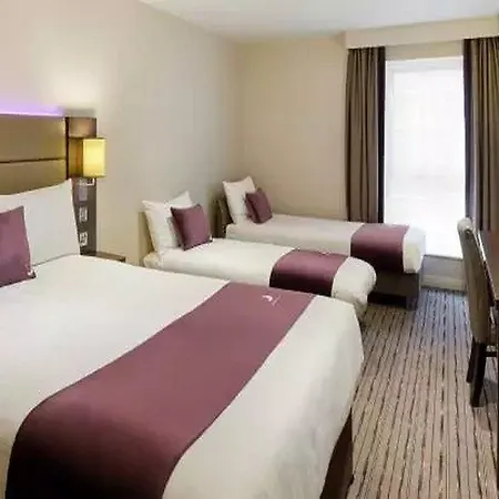 Premier Inn Glasgow Stepps-2