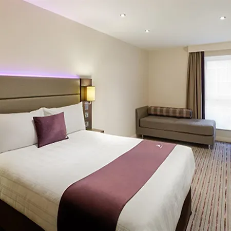 Premier Inn Bagshot-3
