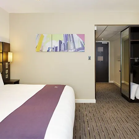 Premier Inn Bagshot-3