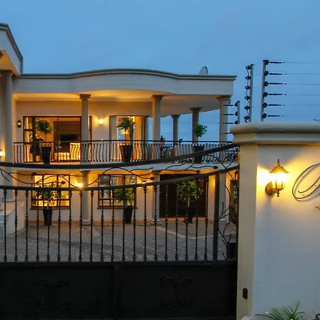 Sanchia Luxury Guest House-3
