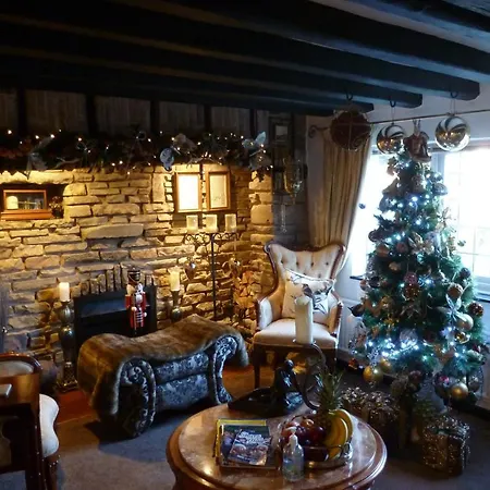 Newark Lodge Guest House-3