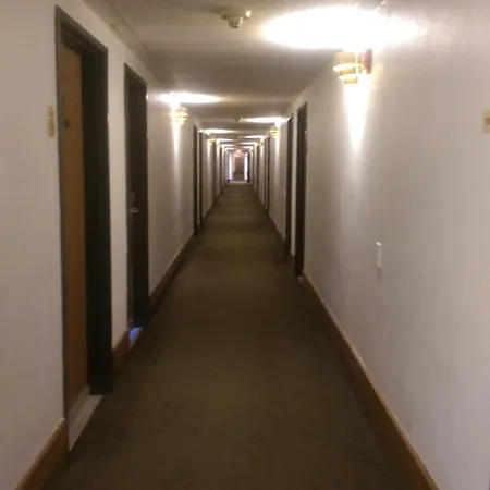 Days Inn & Suites By Wyndham Caseyville-2