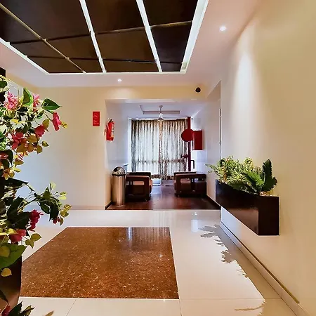 Fabhotel Royal Landmark-2