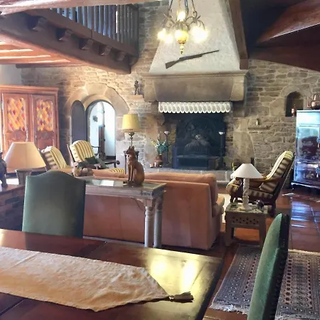 Le Manoir Des Quatre Saisons-3