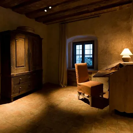 Townhouse Weisses Kreuz-3