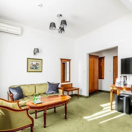 Hotel Pod Zlota Roza-3