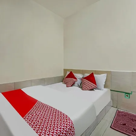 OYO 90158 Hotel Lendosis Perintis Kemerdekaan-3