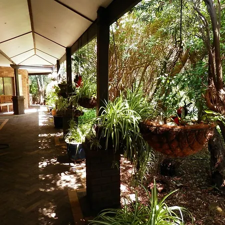 The Hideaway Luxury B&B Retreat-3