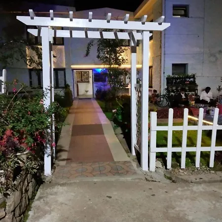 Hotel Seven Roads-2