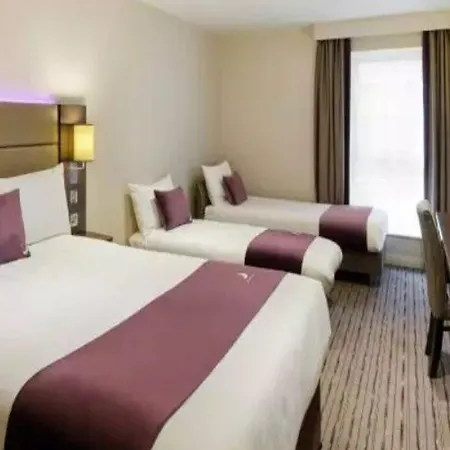 Premier Inn Cheltenham Town Centre-2