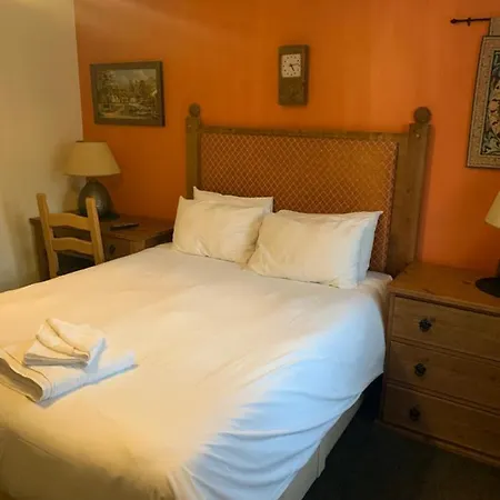 The Barrington Arms Hotel-3