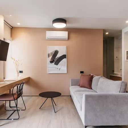 The City Hotel & Suites (Adults Only)-3