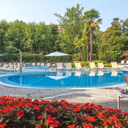 Hotel Bristol Buja-3
