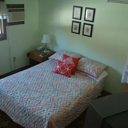 Betty Doon Motor Hotel-3