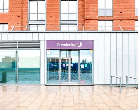 Premier Inn Wokingham Town Centre-2
