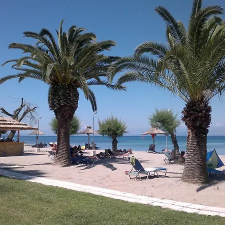 Three Stars Beach Hotel-2