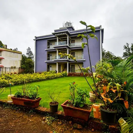 Treebo Prince Palace With Swimming Pool-3