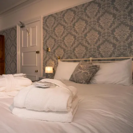 Foyers Bay Country House-2