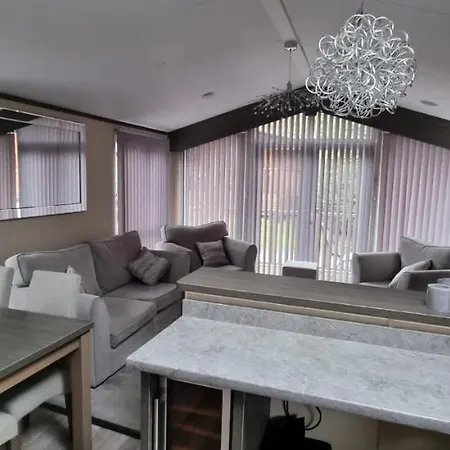 Troutbeck Hot Tub Lodge 4-3