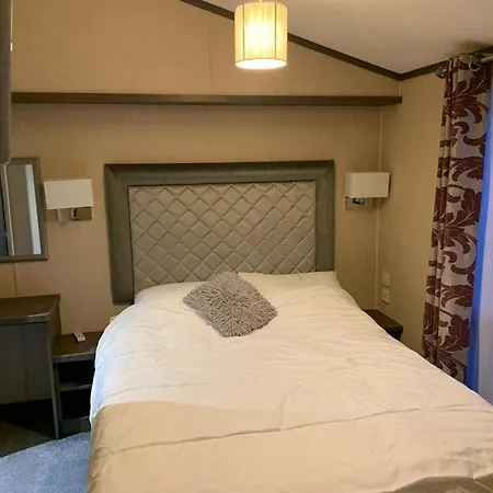 Troutbeck Hot Tub Lodge 4-3
