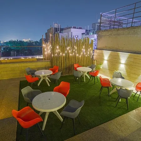 Hotel Aura Grand By Levelup Hotels-2