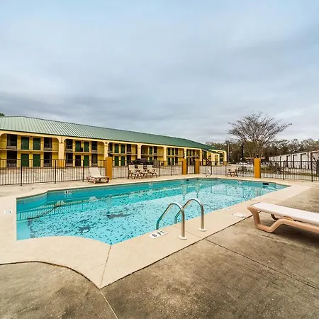Days Inn By Wyndham Atmore-2
