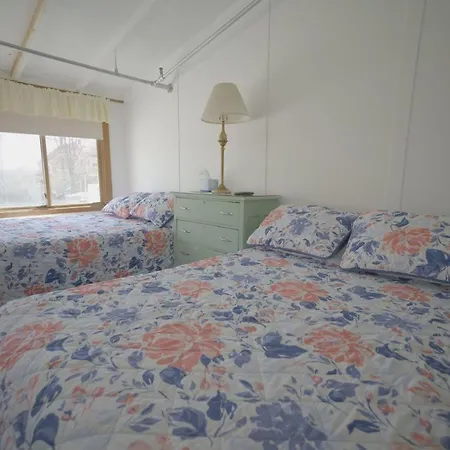 Betty Doon Motor Hotel-2