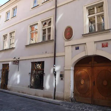 U Cervene Zidle - Red Chair Hotel-2