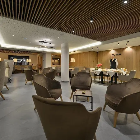 Hotel Bucaneve-3