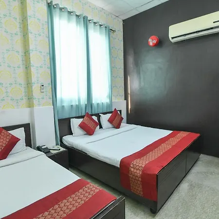 Hotel Raya Inn-3