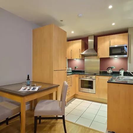 Marlin Apartments - London Bridge Empire Square-3