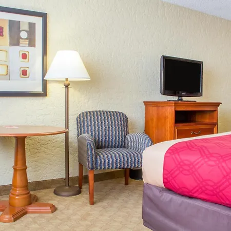 Econo Lodge Broken Arrow-Tulsa-2