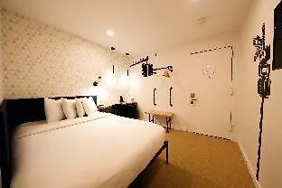 Doxie Hotel-3