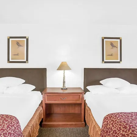 Ramada By Wyndham Barstow-2