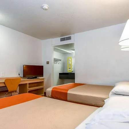 Motel 6-Corona, Ca-2