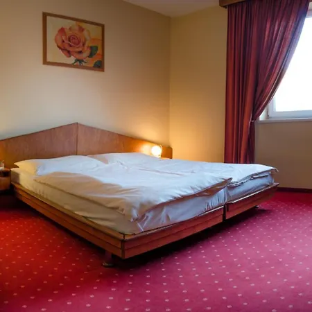 Hotel West-3