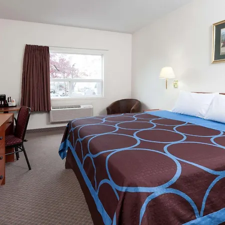 Super 8 By Wyndham Edmonton/West-3
