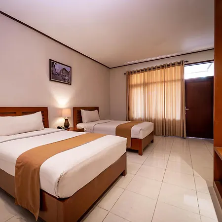 Yulia Beach Inn Kuta-2