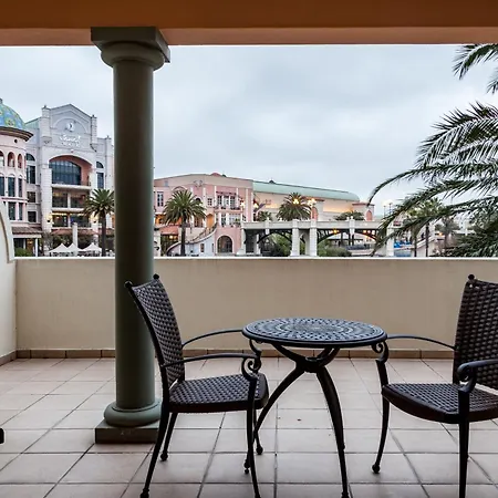 Island Club Hotel & Apartments-3