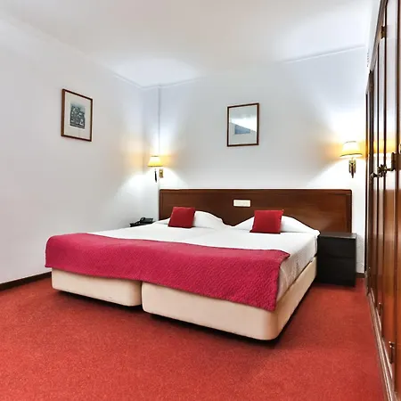 Hotel Arangues-3