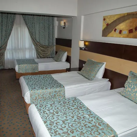 Mom Hotel-3