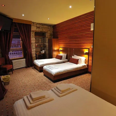 The Commercial Hotel-2