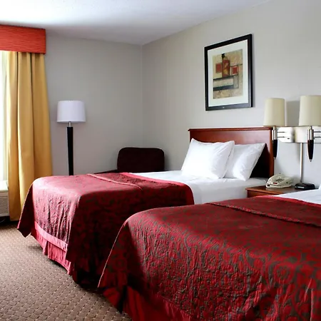 Days Inn & Suites By Wyndham Bloomington/Normal Il-2
