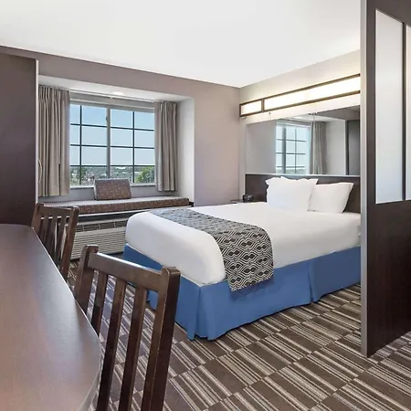 Microtel Inn & Suites By Wyndham Tuscaloosa-2
