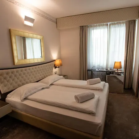 Hotel Corona-2